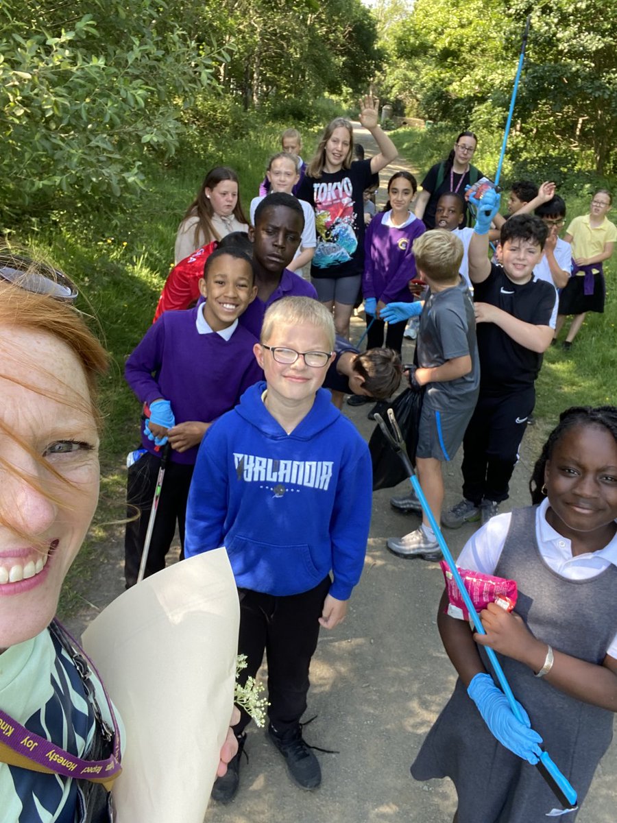 Very hot litter pick with our ⁦@Castleview_PS⁩ Junior Rangers. Completing our final conservation tasks of our #johnmuiraward. There was not a lot to pick up so we felt happy that people are respecting our park.
