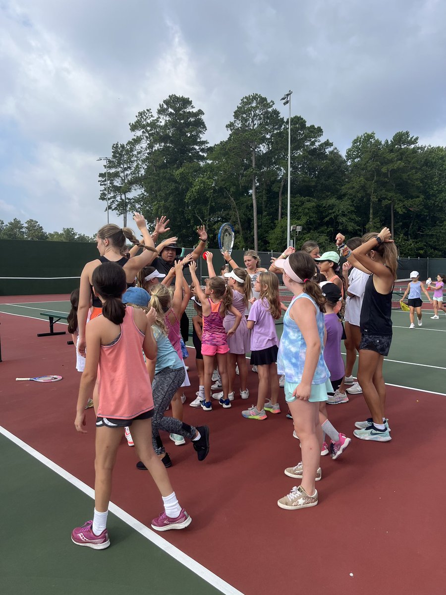kphstennis's tweet photo. Day 3 of camp in the books! 💚🎾 https://t.co/BybA0mJVhb