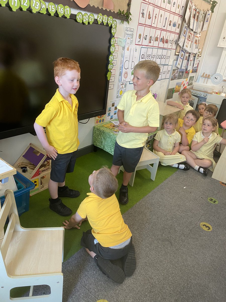 EastfieldPSHull's tweet image. FWK acted out our current key text, Jack and the Beanstalk today in literacy! The children were able to retell the story and showed off some fabulous stage skills! #feefifofum #epsFWK #epseyfs 🎭