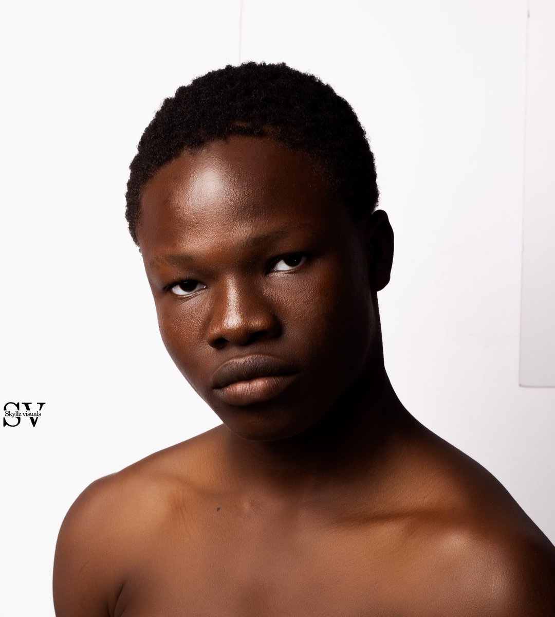 SkyllzV's tweet photo. Created magic with J H A M A L. 

#chefdammy #photograghy #studio 
#model #Nigeriamodel

Photographed and retouched by : @_Skyllz 
Asst: @pearlmystro https://t.co/8h5euxOn4a
