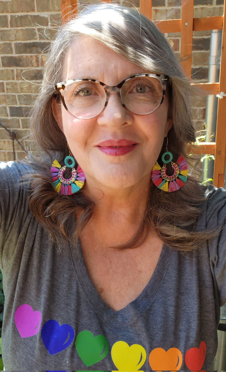 OkieLibSherry's tweet photo. new #butterflycut from @hairburner70 at Coven https://t.co/LThXh51Tyx