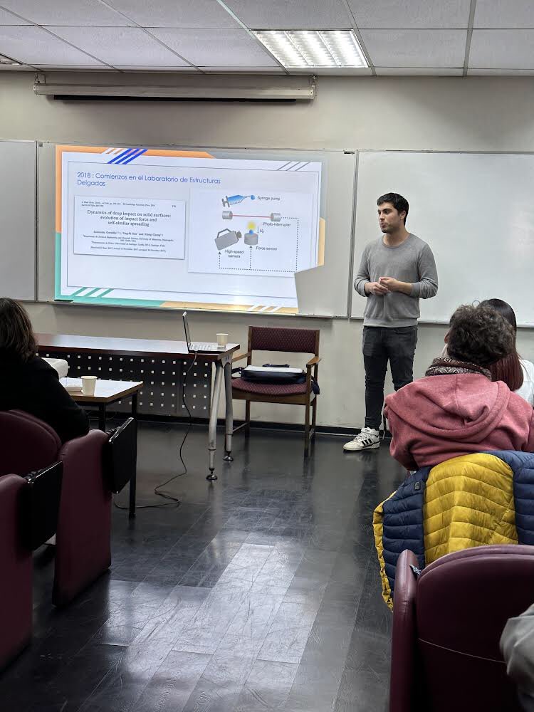 FisicaUsach's tweet photo. ¡Terminamos la tercera charla Fractalks! Agradecemos a tod@s por su participación y entrega en la divulgación científica. Sigamos acercando la ciencia a nuestra comunidad. ¡Pronto habrá más jornadas juntoVectoras Usach! 🔬🌟 #Fractalks #CienciaComunitaria #DivulgaciónCientífica https://t.co/Kmiy5Df2LZ