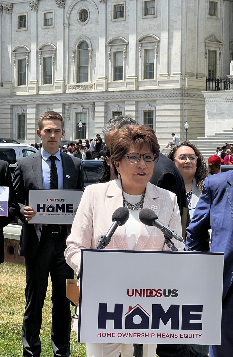 ADonovanRDF's tweet photo. @JMurguia_Unidos chased all the clouds away today when she announced the UnidosUS HOME Initiative on the steps of the US Capitol. Bold goal to create 4 million new Latino homeowners by 2030. #UnidosUSHOME Learn more: https://t.co/NT7gJs6AH8 https://t.co/8l6Hy6RzbH