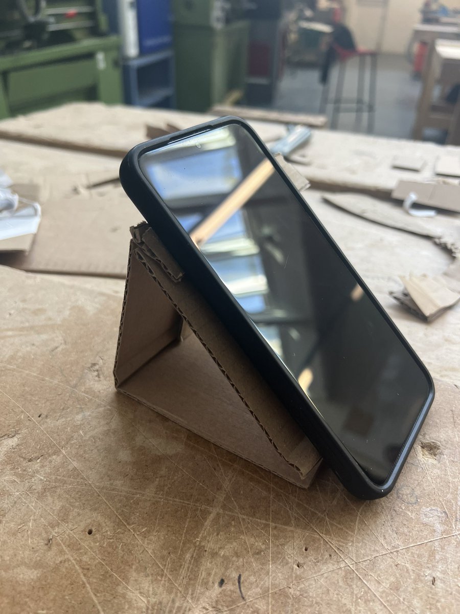 MrsBrown_DT's tweet image. Challenged S2 to make a freestanding cardboard phone stand without using any tape or glue - some great solutions! #cardmodelling #sketchmodelling #problemsolving #developingdesignskills #skillbuilder