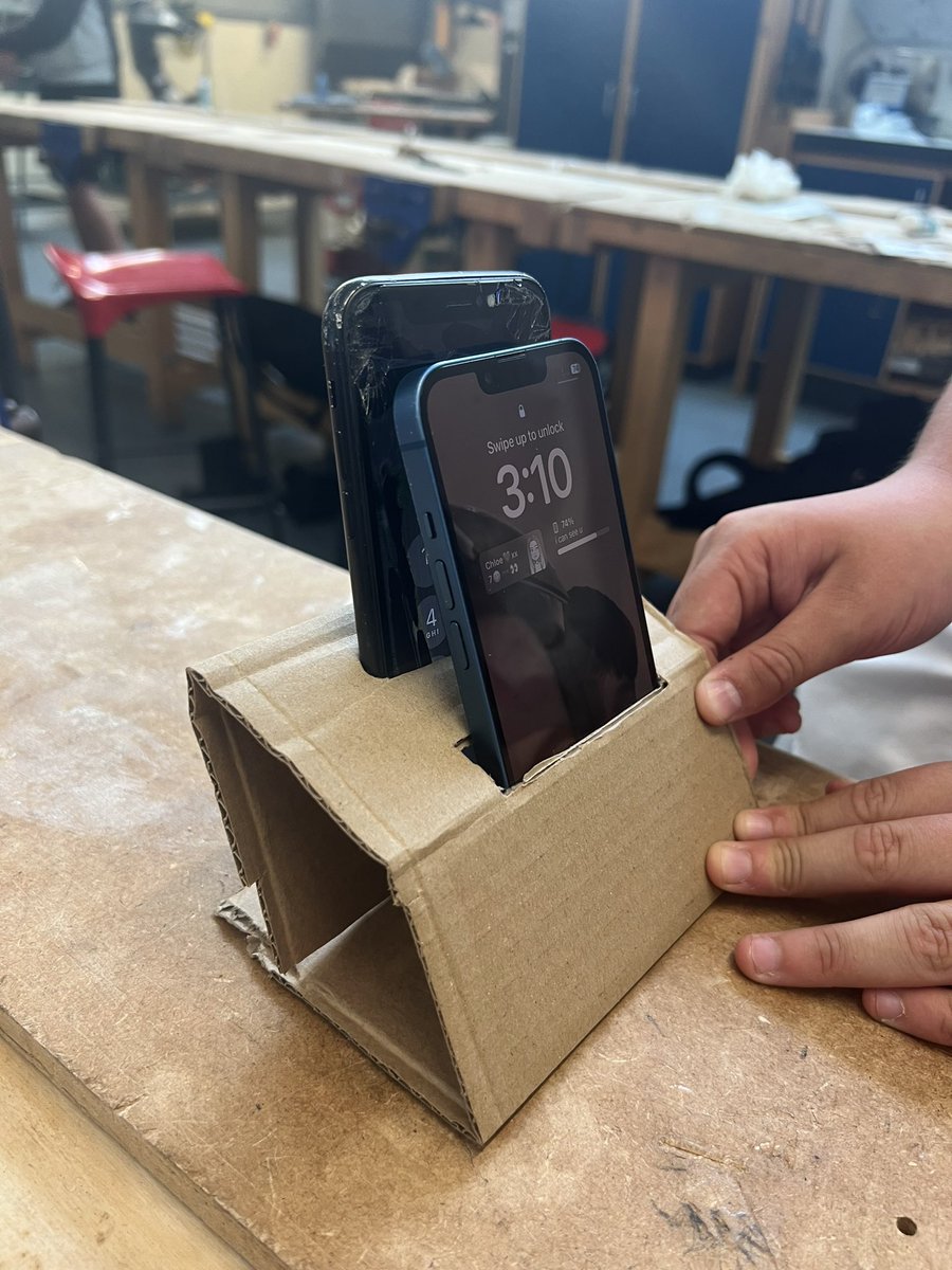 MrsBrown_DT's tweet image. Challenged S2 to make a freestanding cardboard phone stand without using any tape or glue - some great solutions! #cardmodelling #sketchmodelling #problemsolving #developingdesignskills #skillbuilder