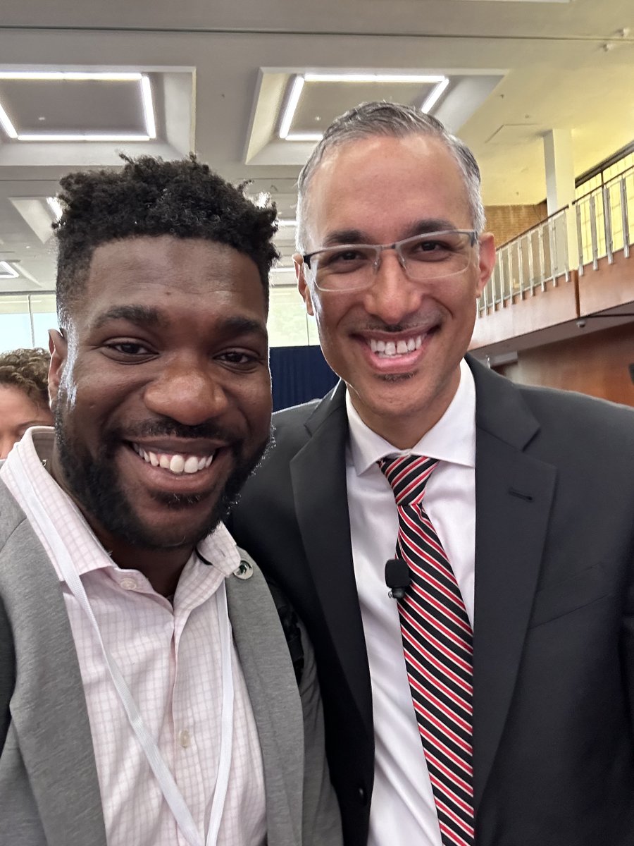 Our own @bryanobuckley making his rounds at @CMSGov #HealthEquityCon23 last week, with one of the featured speakers, Daniel E Dawes, JD. This was absolutely a successful event that discussed major hot topics surrounding #HealthEquity.