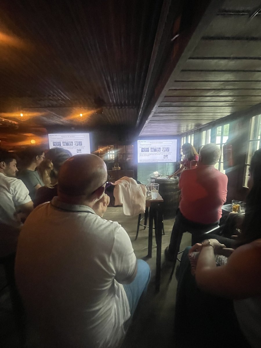 draulrikita's tweet photo. Genial como siempre el @MadridBoneClub previo al verano . Mucha ciencia, muchos amigos y mucha 🍺🍻. Deseando la “vuelta al cole”en septiembre @drwillyjara @AngelHorcajadas @angelesmangela @DrPepeFdez @akassarjian https://t.co/lsZM61gXxZ