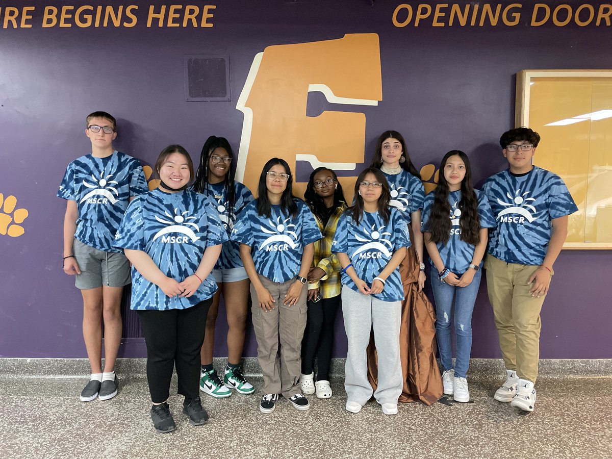 MSCR has more than 40 Madison high school youth working this summer in our Leaders in Training (LIT) program. This is a great opportunity to get job experience! Congratulate these youth from @MadisonEastHS @LaFolletteHighSchool @VelPhillipsHS & @MadisonWestHS