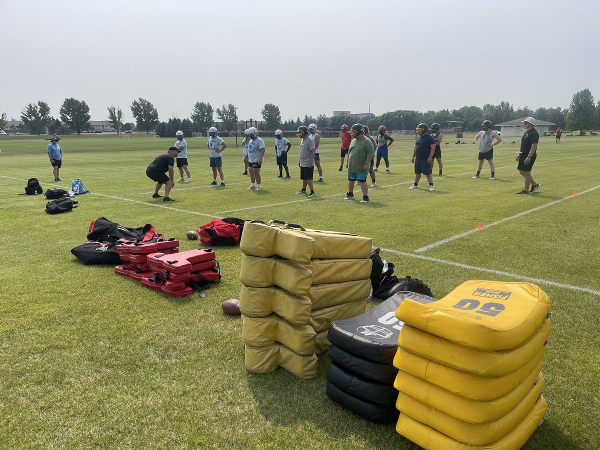 gustiefootball's tweet photo. Great day for our 7-on-7 tournament/ O-Line, D-Line camp. Thanks to all players and coaches for your attendance today.

#GET #gogusties https://t.co/PfkQesSkot
