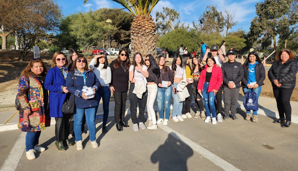 Junaeb_IVRegion's tweet photo. Estudiantes de nuestro Programa de Residencia Familiar Estudiantil #PRFE de #Illapel realizan gira vocacional 📖 recorriendo algunas de las universidades de #LaSerena y #Coquimbo para conocer sus instalaciones y carreras ✔️✔️ https://t.co/ODdp8xtQBd