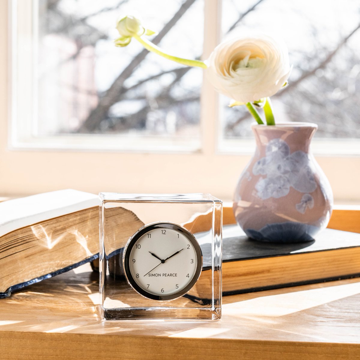 LuxBondGreen's tweet image. Timeless moments with the Dad who shaped your world.  Tap to shop the exquisite Woodbury Clock from @simonpearce - a perfect way to honor the extraordinary man in your life! ⏱️🌟 

#SimonPearce #LuxBondGreen #YourFamilyJeweler