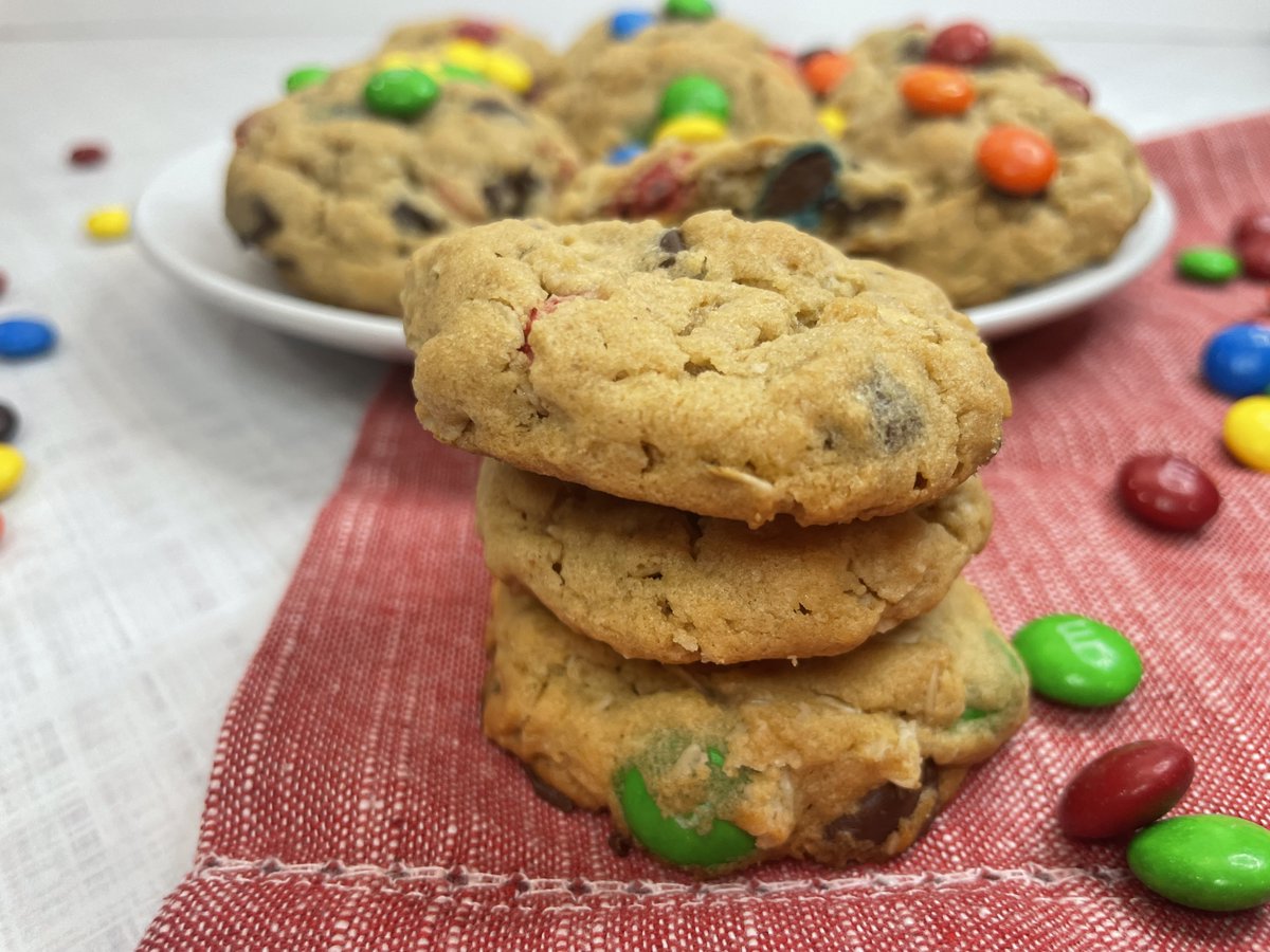 My_SimpleThings's tweet photo. Sweet tooth happiness! Soft &amp; chewy with sugary sweetness, peanut butter, and loaded with chocolate chips and M &amp; M’s. #sweettooth #yummy #cookies #monstercookie https://t.co/oN6eajtjyA  https://t.co/oN6eajtjyA via @My_SimpleThings https://t.co/MmlzbT6f9h