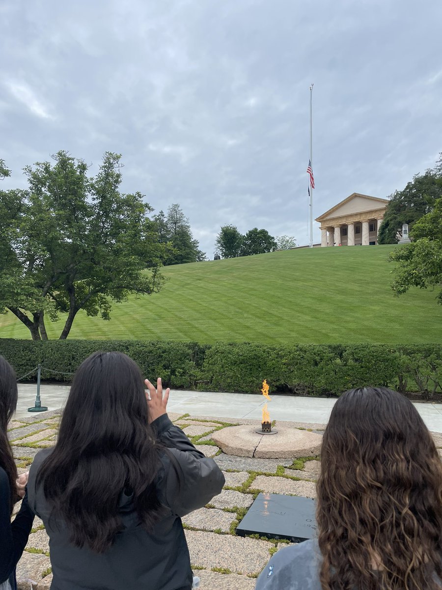 At Arlington National Cemetery #vvmstodcny2023 <a href="/zjgalvan/">Dr. Zandra Jo Galván 🩷</a> <a href="/LCortezGUSD/">Laura Cortez</a> <a href="/VistaVerdeGrizz/">Vista Verde</a> <a href="/GUSDEdServices/">Greenfield Union SD</a>
