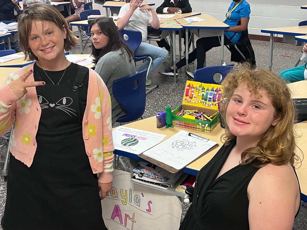 MsBazar5th's tweet photo. Shout out to the other career rooms where chefs, vets, athletes, artists, scientists, and so many others put on a wax-tastic experience!! #ridethewave @Landstown_ES https://t.co/oyan3bfTur