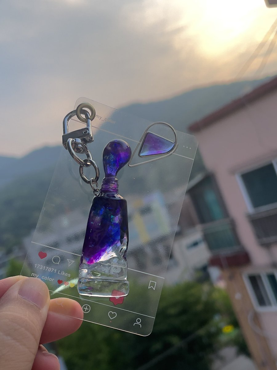 _sunset_ru's tweet photo. 작업은 계속하는데 새로운 걸 못하고 있어서 아쉽네요ㅠ 오랜만에 생존신고 겸 물감🎨🎨 https://t.co/GxIX6JTn1r