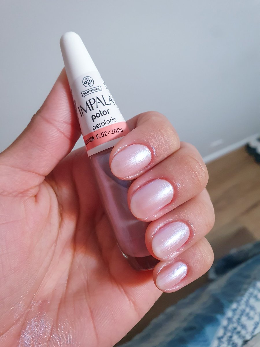 alicicvm's tweet photo. Não sei pq demorei tanto pra usar esse formato de unha, minhas unhas nunca mais souberam o que é quebrar de canto

Fui de "tô nem aí" durante a residência pra viciada em pintar as unhas (o que também ajudou a manter as unhas bonitinhas, né), principalmente com esses dois aqui https://t.co/WNGMRNTK9v