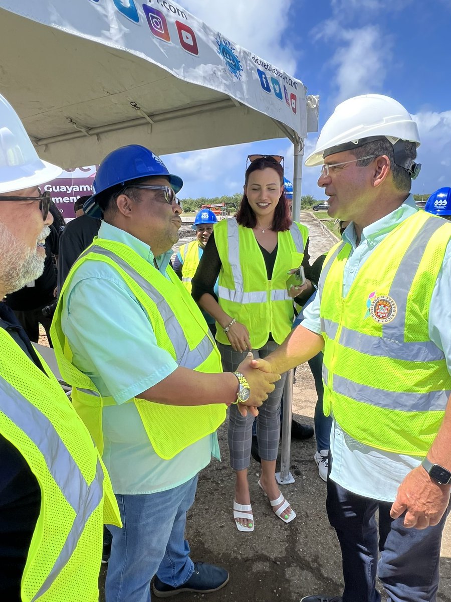 Narmito's tweet photo. Durante la mañana de hoy recibimos la visita del  gobernador de Puerto Rico, Hon. Pedro R. Pierluisi en el Municipio de Guayama para realizar diversos impactos en beneficio de nuestros contituyentes. 

#Distrito30🇵🇷 https://t.co/xpHSKh5wiC