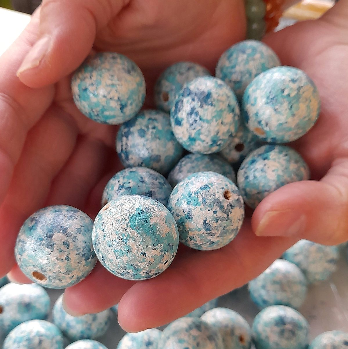 Bringing Wood Beads to Life! 🎨✨
#woodbeads #handpaintedjewelry #craftingwithlove #artisanmade #handmadeaccessories #woodart #wearableart #creativehappylife
Discover the beauty of hand-painted wooden beads!
labyswitzerland.etsy.com