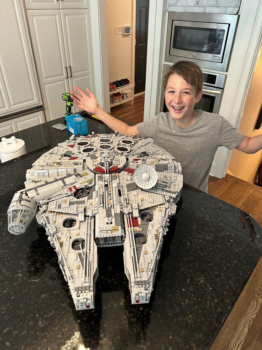 Only took him 4 days to complete the #millenniumfalcon…is that a record @LEGO_Group @LSWGame?