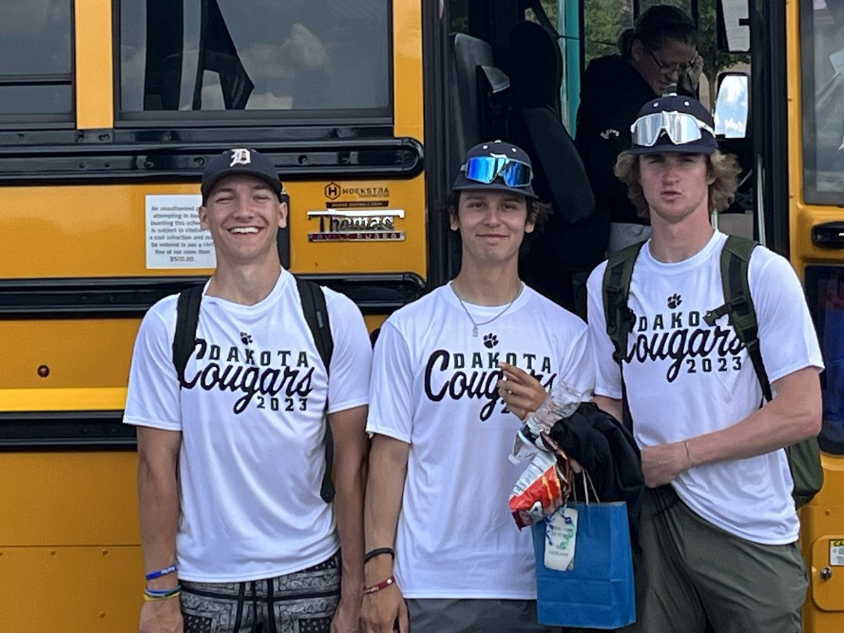 DakotaBaseball's tweet photo. East Lansing here we come! Thank you to all who came out to send us off! #cougarpride https://t.co/ScZBI89IzJ