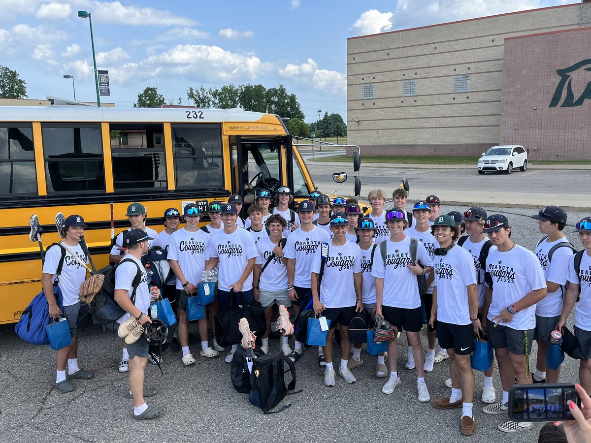 DakotaBaseball's tweet photo. East Lansing here we come! Thank you to all who came out to send us off! #cougarpride https://t.co/ScZBI89IzJ