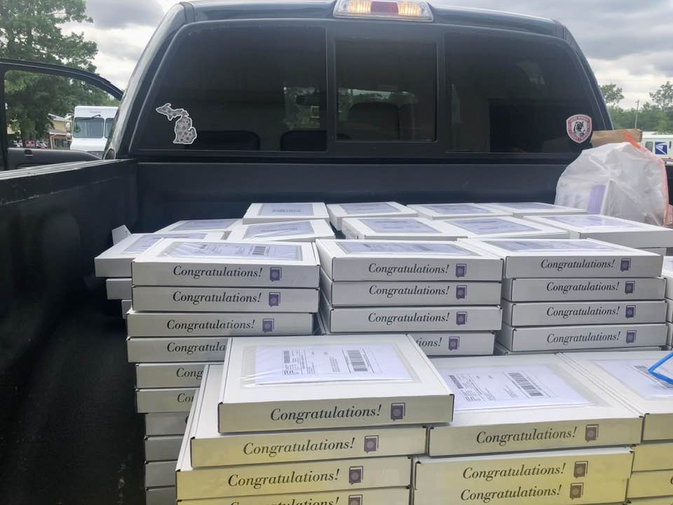 IndieReadsVic's tweet photo. 170 INDIES WINNERS boxes mailed today! Formal announcement Friday Noon, https://t.co/Y4dfrn4deD #INDIES2022 #BOOKOFTHEYEARAWARDS #INDIESAWARDS #FOREWORDREVIEWS https://t.co/YWwNpJ3tWd