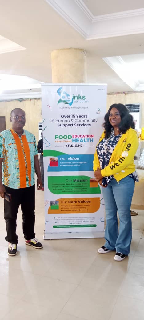 Byinks_charity's tweet photo. Mr. Banire Olayinka Sharafa and Mrs Abimbola, Senior Manager, MTN Nigeria.
.
.
.
.
.
.
#YelloCare2023  #Byinksfoundation #byinks #widowsempowerment #MTN #mtnnigeria https://t.co/FuuJUJGSaU