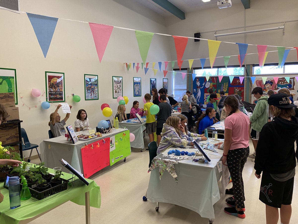 MrsBoomsma's tweet photo. Market Day 2023! Today was an incredible day and students were able to display their hard work. Our market was a great success and students put their marketing and financial literacy skills to work. Great job 4/5’s! #sccdsb @GPVanierCS @sara_vadovic https://t.co/FXaczoJMuR