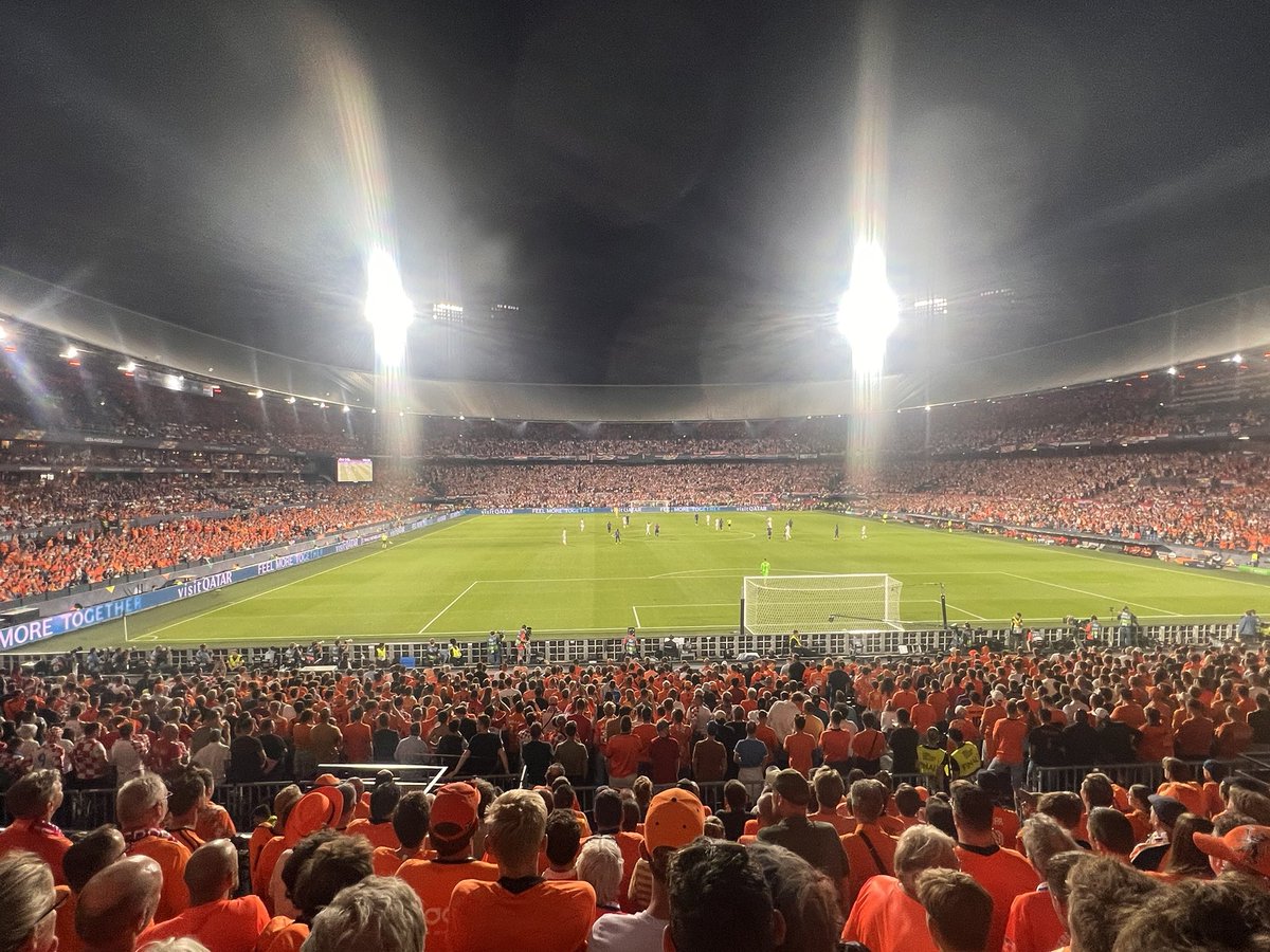 thmv030's tweet photo. De toneelschool van Zagreb draait overuren vanavond.  #NEDCRO #NationsLeague https://t.co/FlUaQMPgXU