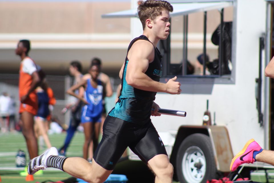 Great year running Varsity 5A!
I ran 400m, 800m and 4 x 800m, qualified for regionals.
Continuing to work hard and improve!  
Looking forward to running in my senior year!
#trackandfield