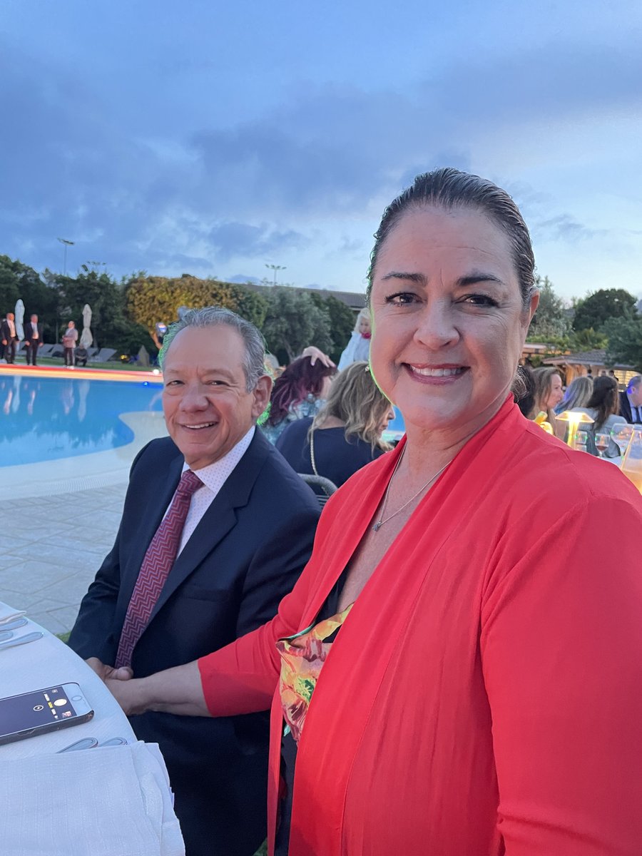 sleepheallive's tweet photo. Dr. Steven Olmos &amp; Mrs. Susan Olmos' unforgettable evening of celebration, camaraderie, and a shared passion for exceptional dental care at the #AIO World Doctors Gala Dinner.

#WorldDoctorsGala #LifetimeAchievementAward #dentalsleepmedicine #tmjdisorders #osa #sleepapnea #tmj https://t.co/tx58vpcymH