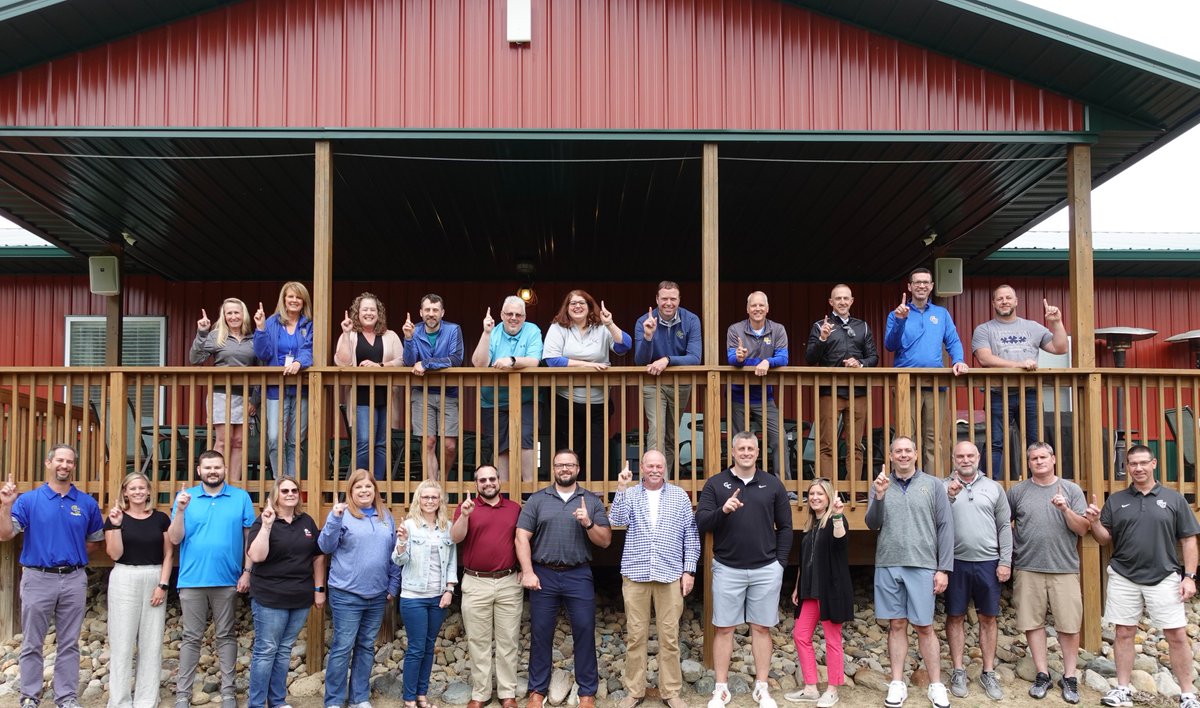 ☝🏼All it takes is ONE caring adult in a child's life to make a meaningful impact.
☝🏼In GCSC it starts with this team of leaders that work seamlessly together to ensure all kids have a countless number of ONES that care for them!
☝🏼Summer Admin Retreat picture 💙💛#1GCsummer #1GC