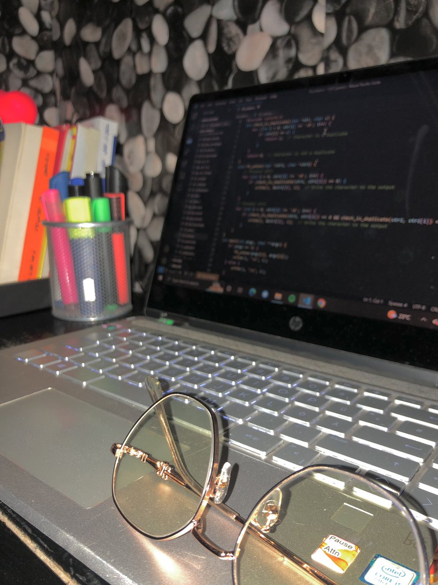 GhandoriEl's tweet photo. What's your fav coding language? 🤔

#tech #dev #codinglife #coder #c #ALX_SE https://t.co/yFNs82bZTq