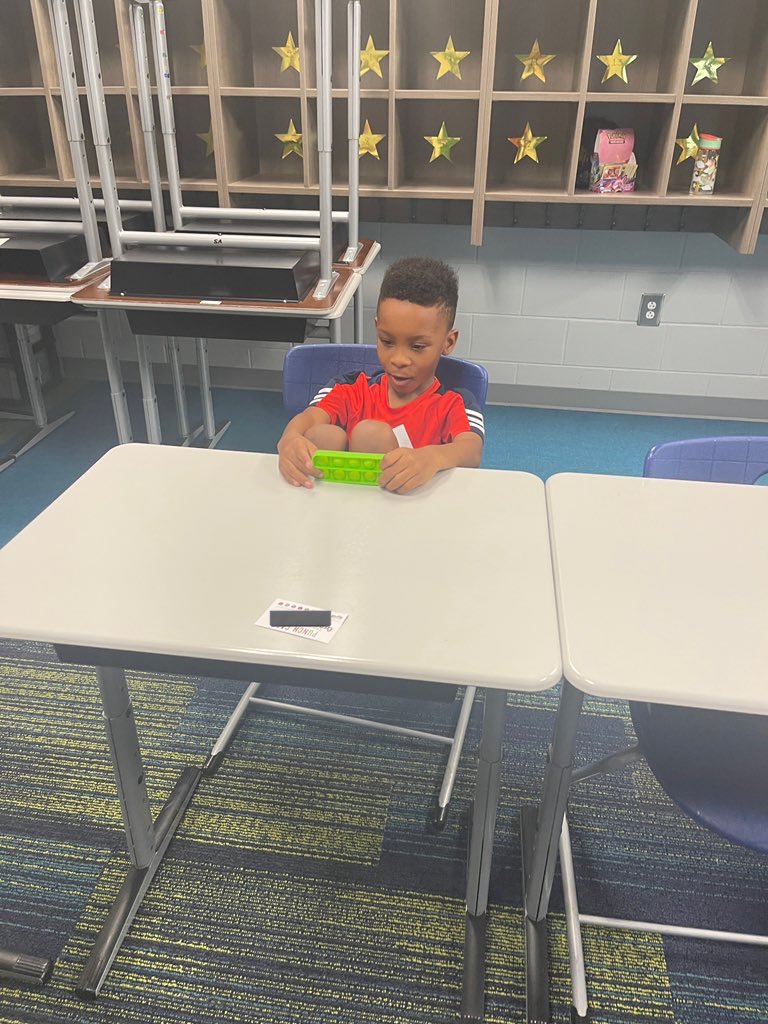 MsKGordon9's tweet photo. Friends of 10 with 10-frame pop its??? Oh, absolutely!! @Bjackson_FLE @misterkthomas @ForestLakeEagle @Davis_FLE https://t.co/71RhmgJrEK