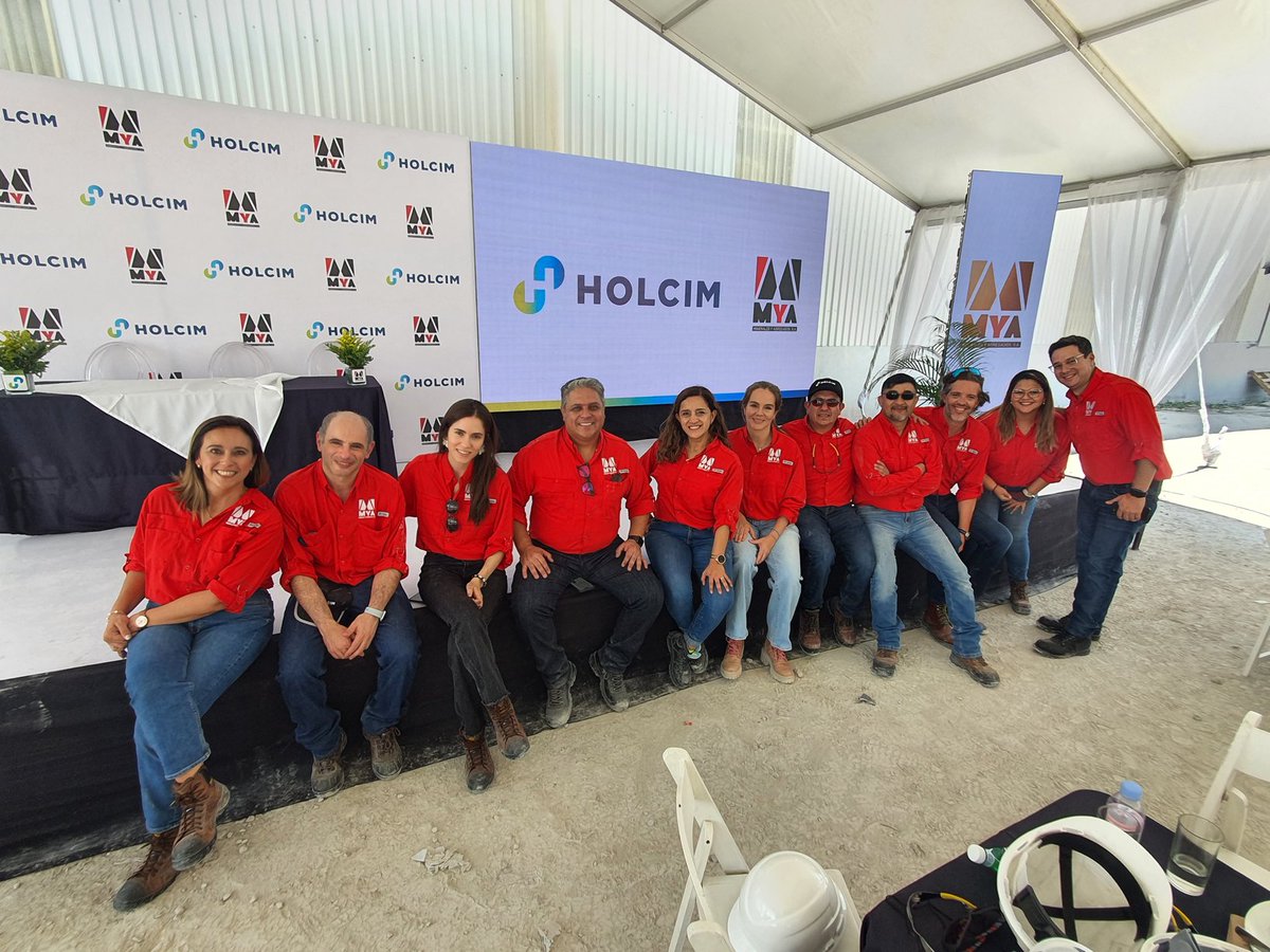 melieli_mm's tweet image. Con orgullo comparto que @Holcim ya está en Guatemala.  Este día anunciamos la unión de la empresa guatemalteca Minerales y Agregados a Grupo Holcim. #ConstruyendoProgreso