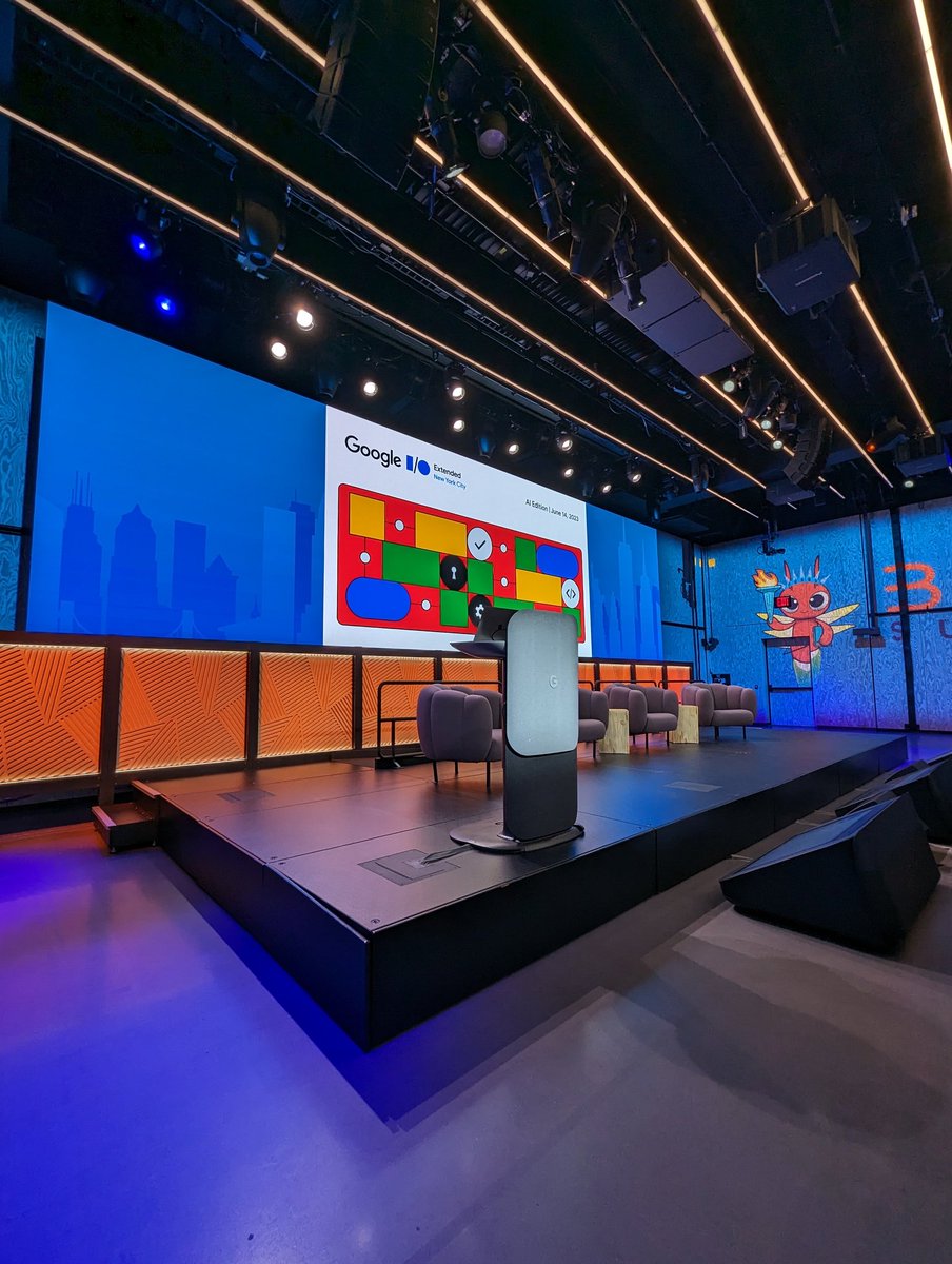 jason_mayes's tweet photo. Epic stage for today's presentation on #WebML! Just getting ready to go live at @gdg_nyc IO extended! See you all shortly ๐ #GDG #NYC #IOExtended #IOExtendedNYC https://t.co/eiIeGX01sh