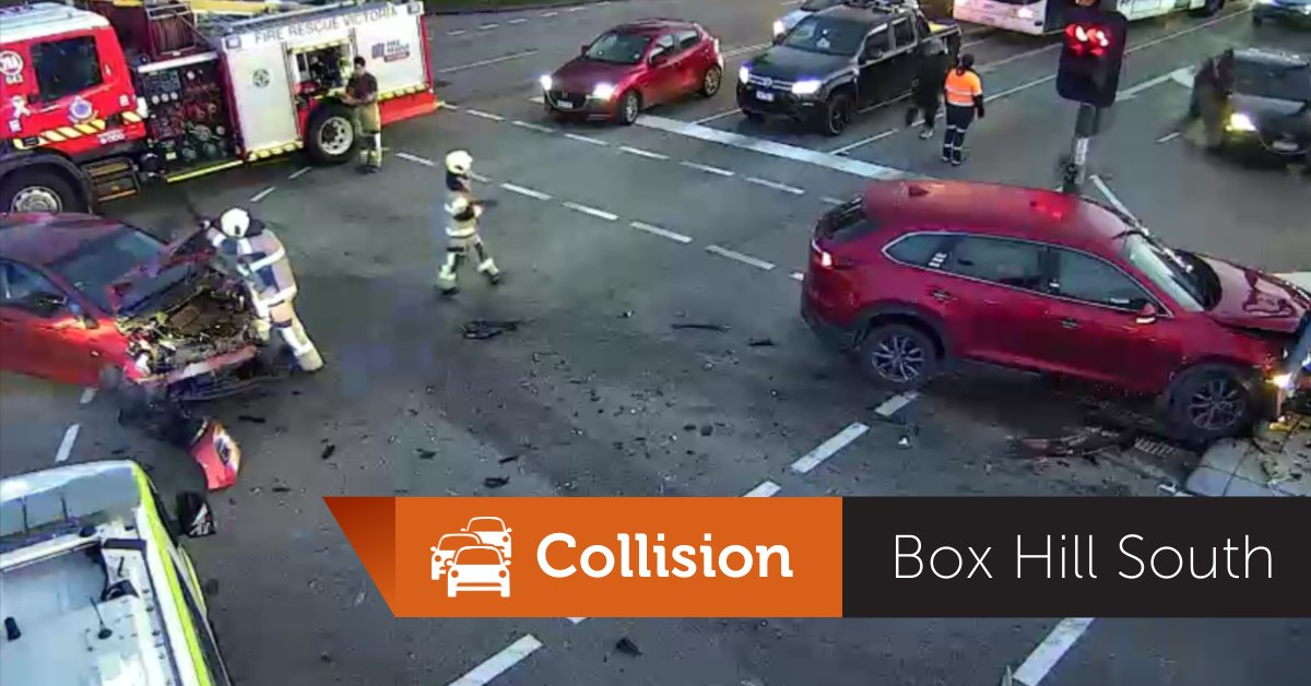 All southbound and eastbound lanes closed through the intersection of Middleborough and Canterbury roads, due to a collision. Left turns only available in those directions. Please avoid the area where possible, using Blackburn Road, Station Street or Whitehorse Road. #victraffic