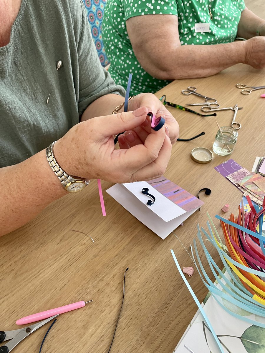 RBLcommunityhub's tweet photo. Paper quilling with our talented volunteer. Great session learning and sharing new skills, meeting new friends and taking time for your own well-being. 

Join us next time: Mon 4th Sept. Everyone welcome.

@PoppyLegion 
#community #skillsharing #BetterTogether #tacklingisolation https://t.co/F0uHtZ02Ha