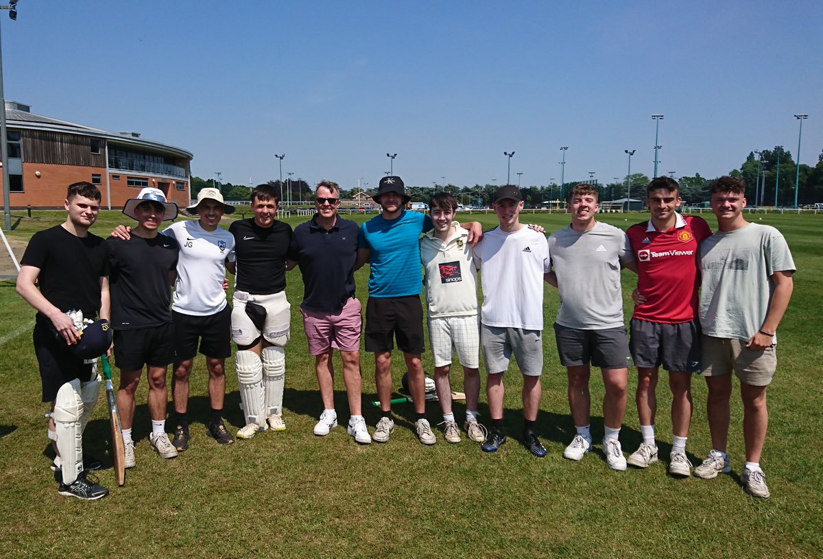CherLi_econ's tweet image. 1/4 Overwhelmed with emotions following tragic events @UniofNottingham, in a memorable #cricket match, we were thrilled to have legend Graeme Swann @Swannyg66 inaugurate at #Highfields pk. Huge thx for unity, strength &amp;amp; camaraderie. 🏏🌳 #NottinghamTogether
