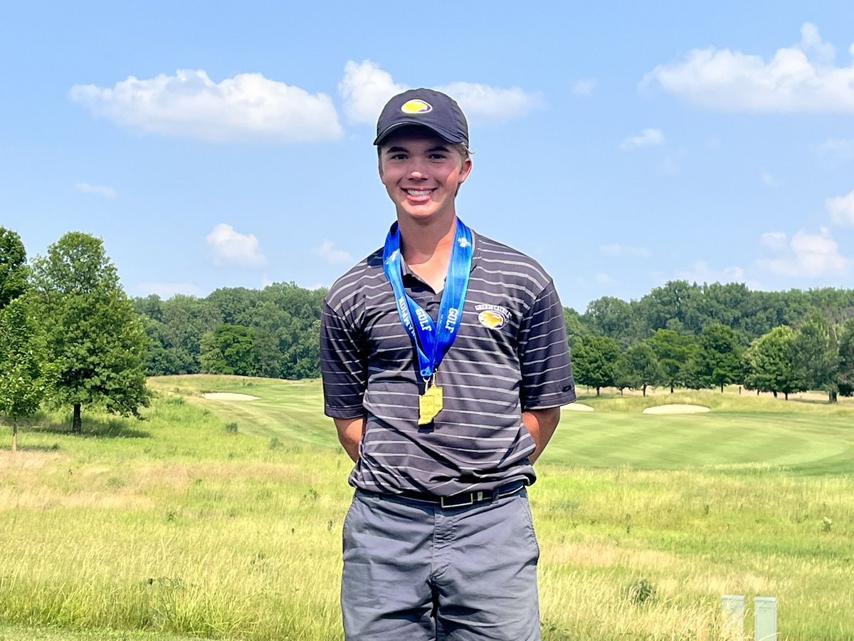 IHSAA1's tweet photo. The 2023 Boys Golf Individual State Champion, Leo Wessel of Guerin Catholic! 🏆⛳️🏌️🏅 #IHSAA @GCHS_Athletics https://t.co/3uUkIO2FKK