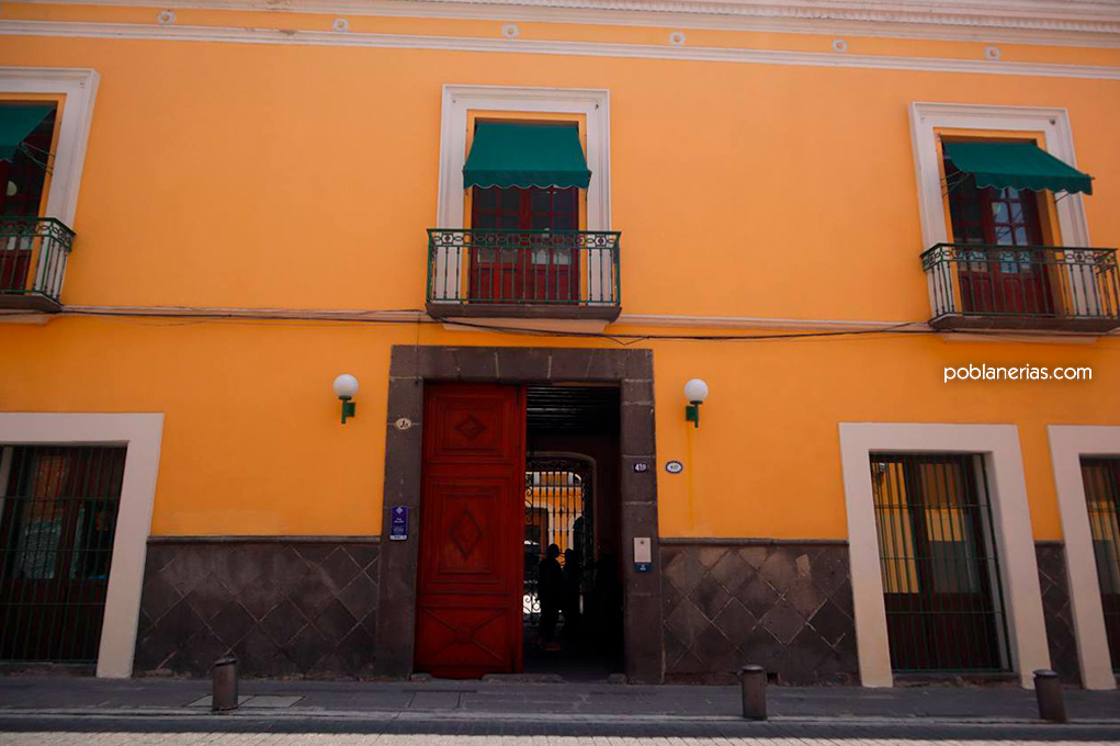 Poblanerias's tweet photo. La #CasaAmarilla, uno de los edificios que alberga el Instituto de Ciencias Sociales y Humanidades “Alfonso Vélez Pliego” #ICSyH de la @BUAPoficial fue reinaugurada este miércoles 14 de junio. https://t.co/ly8IHxTMzZ
