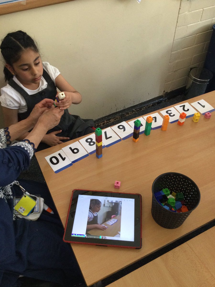 LeighPrimary's tweet photo. Year 1 have been learning to order and represent numbers to 20. #concrete #Year1 #maths #orderingnumbers #representingnumbers #teamwork https://t.co/J3HnGUi1bY