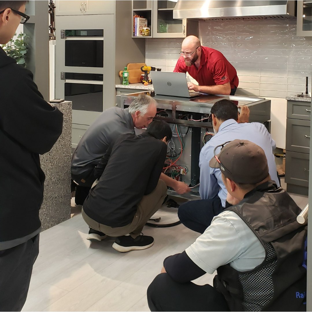 PSB is dedicated to providing its customers with the best possible experience. To achieve this goal, we prioritize ongoing training for our staff. A huge thank you Andrew for passing on your valuable knowledge on Fulgor Milano products!