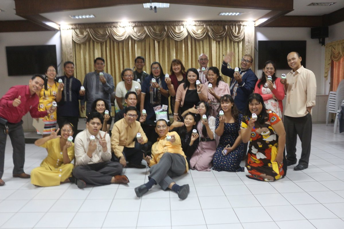 _dnllflp's tweet photo. ~diamonds that i will never forget and i will cherish forever.~

I love you all, my new home. I am very thankful that we've made a good and unforgettable memories together. The best live ever🤍  

Kayo ang pinakamagandang nangyari sa buhay ko. Salamat🤟
I miss u all😭🤍🤟 https://t.co/LjLk2CSg1t