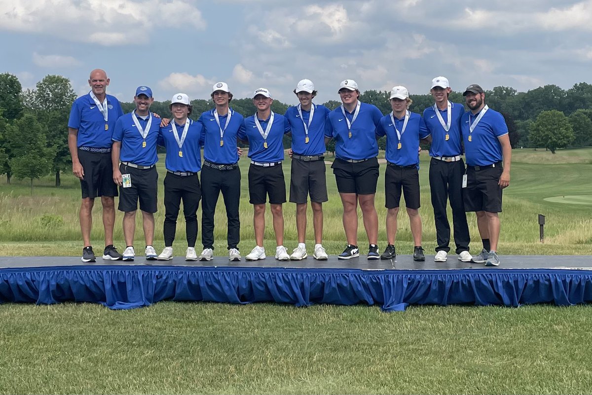 Royals Boys Golf (@hsegolf) on Twitter photo After a strong showing today, the Royals finish in🥉!
The ending of a great season for such an amazing group of guys. Lots of personal and team records set this year. This team truly has set the bar for all future years.
<a href="/HSEAthletics/">HSE Royals Athletics</a> After a strong showing today, the Royals finish in🥉!
The ending of a great season for such an amazing group of guys. Lots of personal and team records set this year. This team truly has set the bar for all future years.
<a href="/HSEAthletics/">HSE Royals Athletics</a>