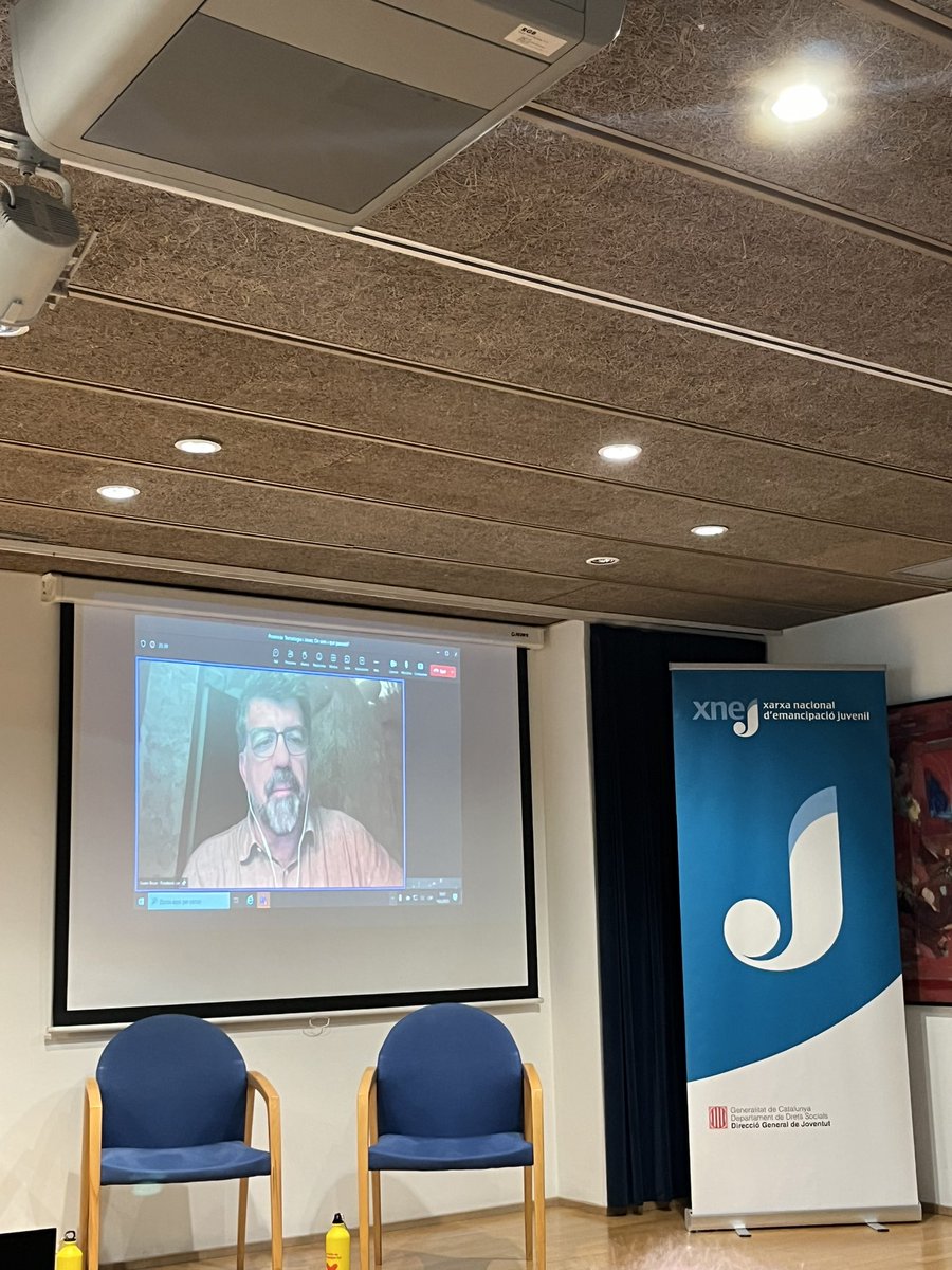 OhFICINA_JOVE's tweet photo. 🔵 Avui hem estat a E-transforma’t!
◾️ Trobada Nacional de la @xarxa_xnej 2023
📲 Espai de reflexió i detecció de necessitats per als punts i #oficinesjoves en el marc de la societat digital.
Org. @xarxa_xnej i @joventutcat
#etransformat https://t.co/cR6XlTZArs
