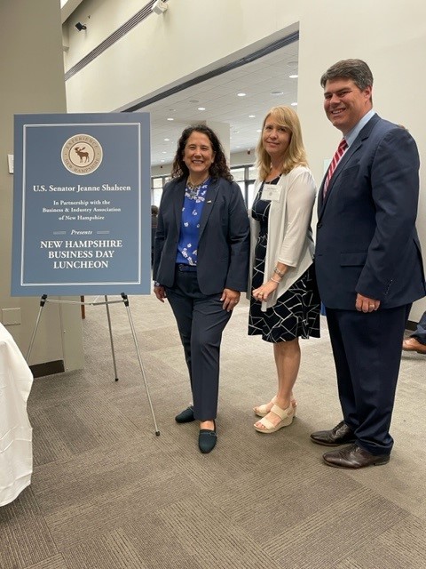 SBA_NewEngland's tweet photo. It was great to be in DC today to support New Hampshire small businesses at @SenatorShaheen's NH Business Day. 

SBA's RA @mvlacich and @SBA_NH's Amy Bassett had the chance to catch up with @SBAIsabel and @SenatorCollins, speakers at the event today. https://t.co/hKO1lOwdOe