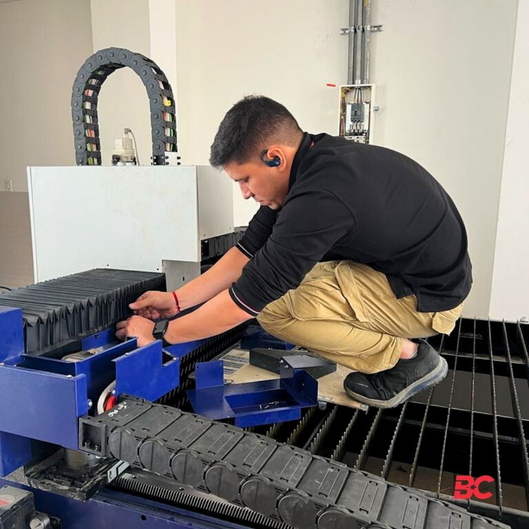 BesCutterDotCom's tweet photo. ✅Performing 𝗶𝗻𝘀𝘁𝗮𝗹𝗹𝗮𝘁𝗶𝗼𝗻 𝗮𝗻𝗱 𝘁𝗲𝘀𝘁𝗶𝗻𝗴 of the fiber laser system 

what are you waiting for to get your laser machine?  

📩𝙲𝚘𝚗𝚝𝚊𝚌𝚝 𝚞𝚜, 𝚕𝚎𝚊𝚟𝚎 𝚞𝚜 𝚊 𝚌𝚘𝚖𝚖𝚎𝚗𝚝!  📍#laserengravingservice #lasercutting #lasercutter #fiberlaser https://t.co/4ZjINxHMqf