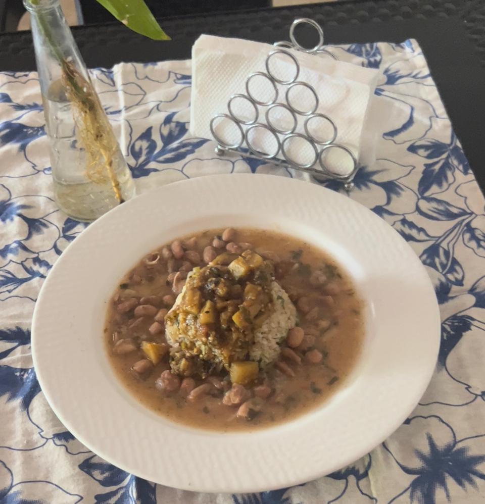 cheforlandof's tweet photo. Estas berenjenas con papas estilo hindú acompañadas de habichuelas negras guisadas y arroz Basmati, los dejaron pidiendo mas!!  #cheforlandofeliz #elchefdelasalud #vegetariano #alimentacion #nutricion #menudehoy #vegetales #menudeldia #salud #saludconsabor https://t.co/d2kBfSPseR https://t.co/DZjxbJf0TM