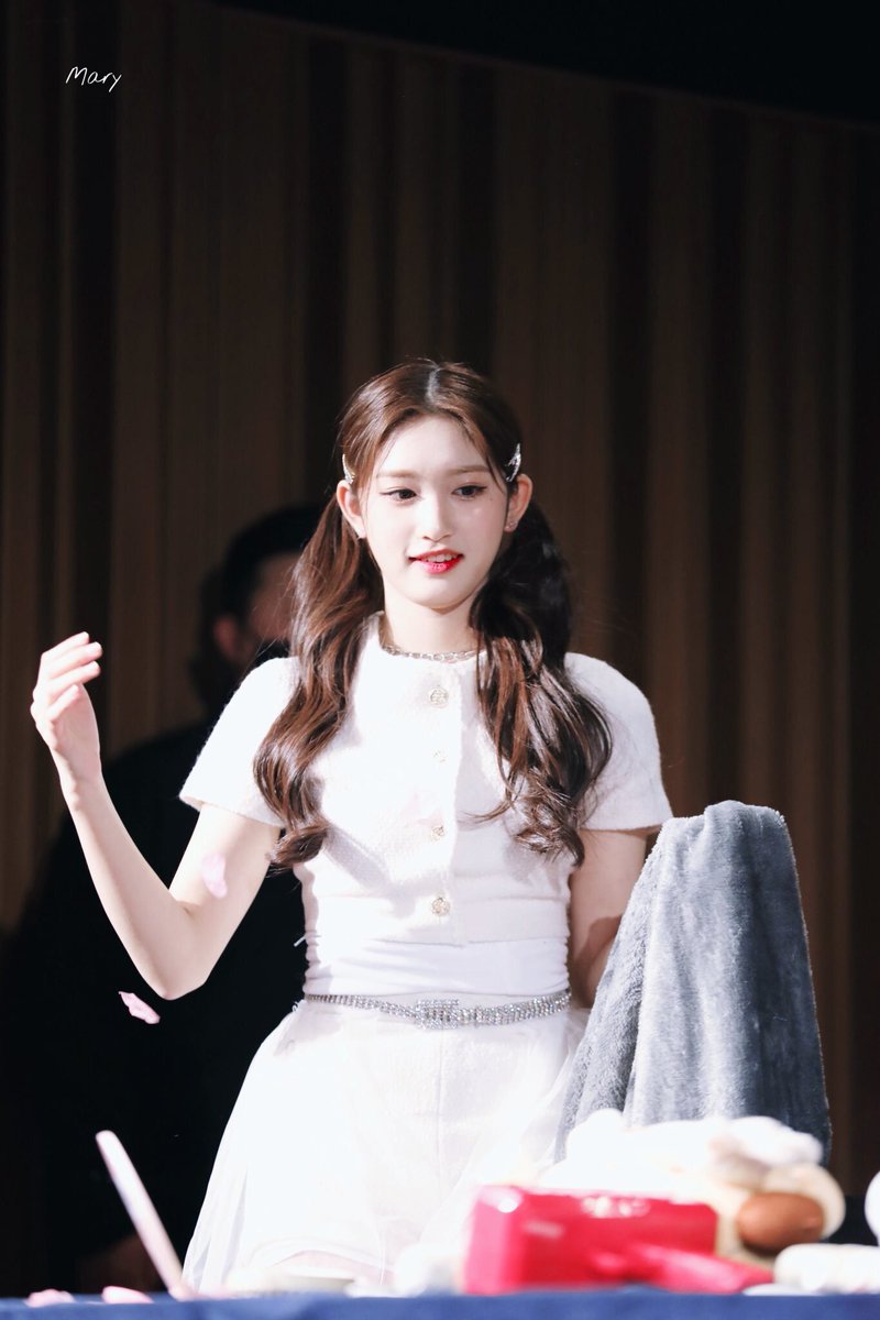 LEESEO_USA's tweet photo. #LEESEO https://t.co/0vBs2O6iC3